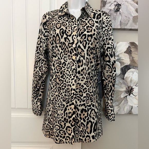 Chico's Tops - NWOT CHICOS ANIMAL PRINT NO IRON BUTTON DOWN TUNIC TOP
